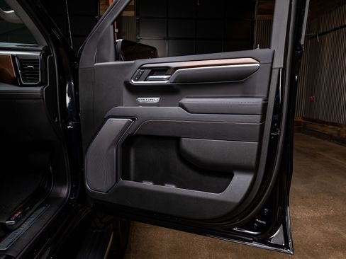 Used 2025 GMC Sierra 1500 Denali w/ Denali Reserve Package image 33