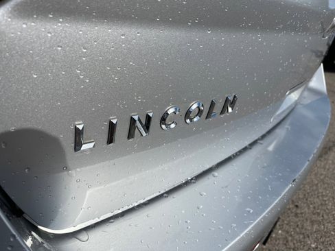 Used 2013 Lincoln MKX Base image 24
