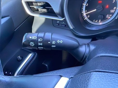 Used 2023 Toyota Highlander XLE image 22