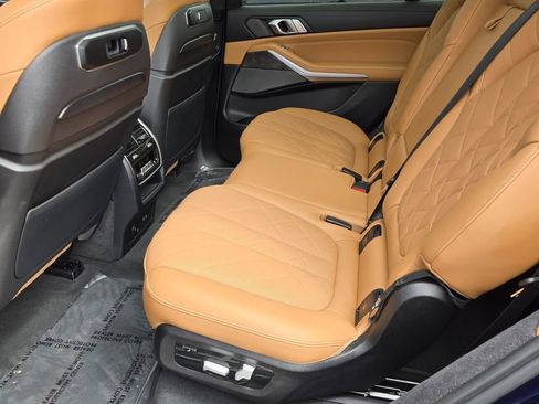 Used 2023 BMW X7 xDrive40i w/ Executive Package AWD/4WD image 11