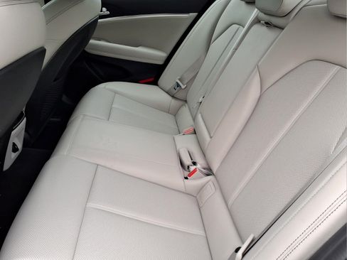 Used 2022 Genesis G70 2.0T AWD/4WD image 17