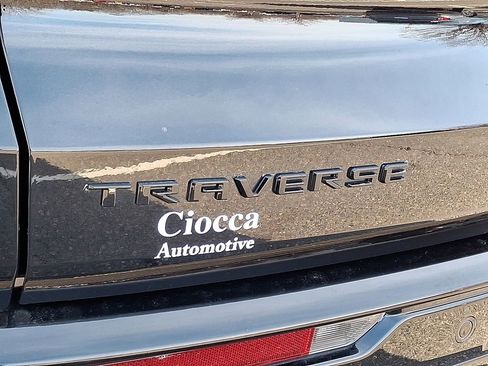Used 2024 Chevrolet Traverse RS image 30