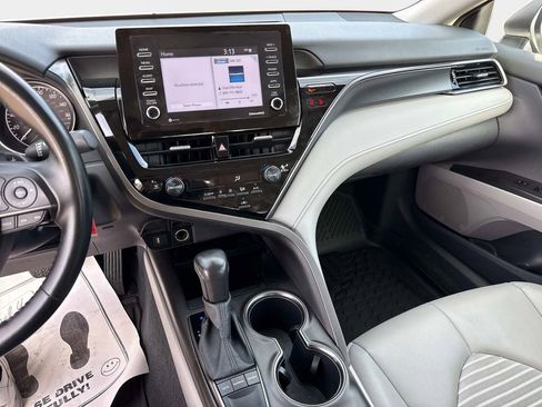 Used 2024 Toyota Camry SE image 19