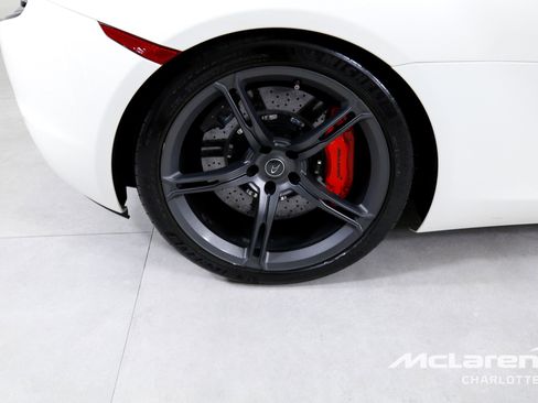 Used 2016 McLaren 650S Spider image 26