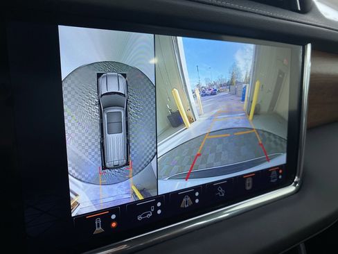 Used 2023 GMC Yukon XL Denali Ultimate image 7