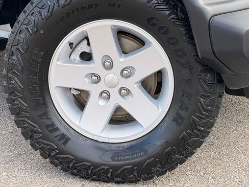 Used 2021 Jeep Wrangler Unlimited Sport image 38