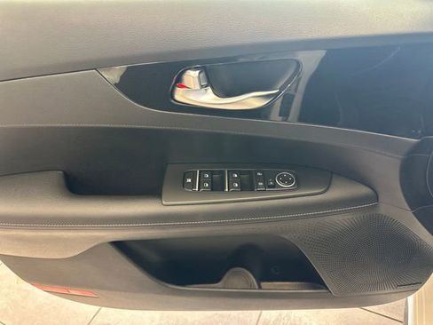 Used 2024 Kia Forte GT-Line w/ GT-Line Premium Package FWD image 21