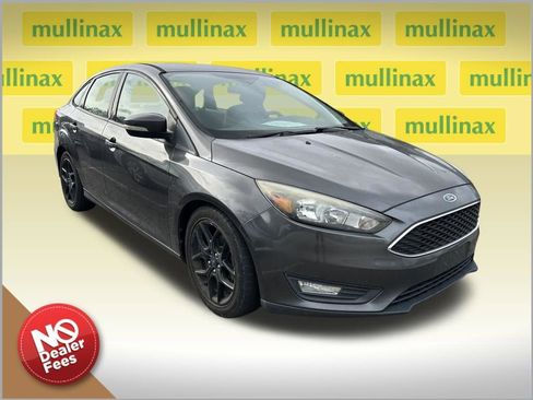 Used 2016 Ford Focus SE w/ Equipment Group 201A image 1