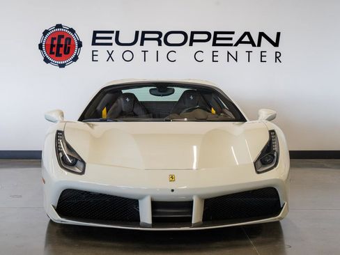 Used 2018 Ferrari 488 Spider image 32