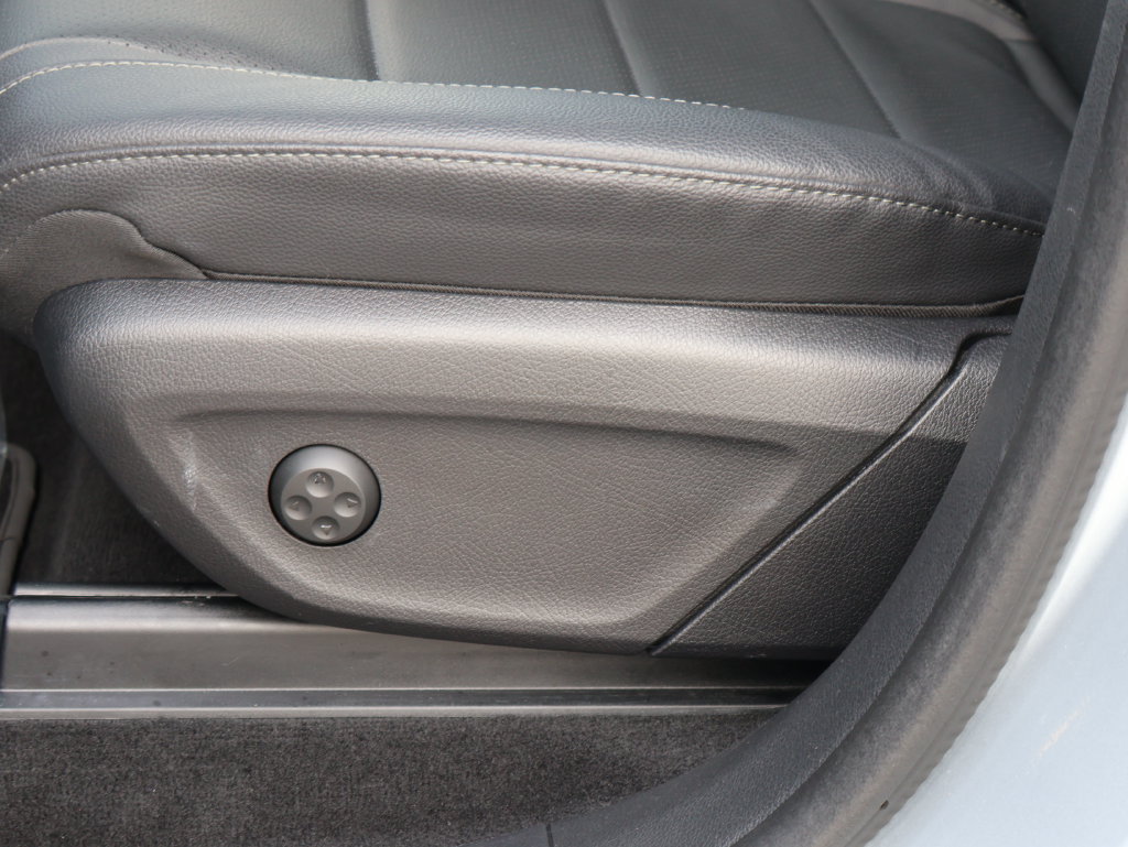 Used 2025 Mercedes-Benz GLE 350 4MATIC image 24