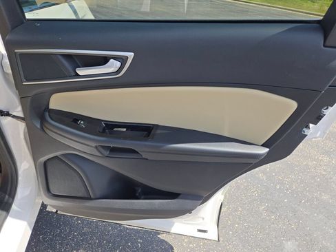 Used 2018 Ford Edge SEL w/ Equipment Group 201A AWD/4WD image 8
