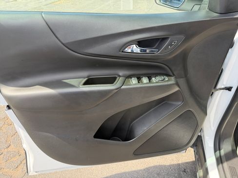 Used 2022 Chevrolet Equinox LT FWD image 13