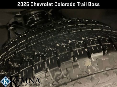 Used 2025 Chevrolet Colorado Trail Boss image 29