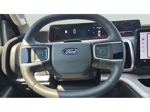 Used 2025 Ford Expedition Max Active AWD/4WD image 15