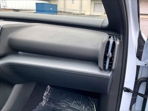 Used 2025 Volvo EX30 Ultra image 19