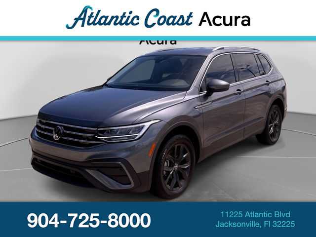 Used 2024 Volkswagen Tiguan SE FWD image 1