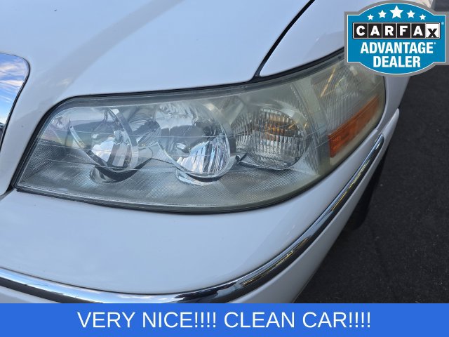 Used 2008 Lincoln Town Car Signature Limited RWD image 19