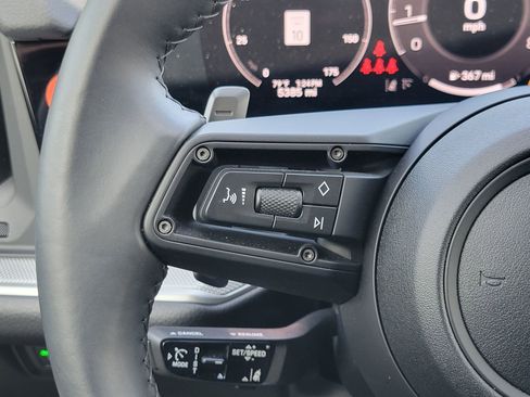 Used 2025 Porsche Cayenne Coupe image 13