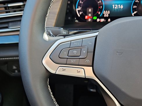 New 2026 Volkswagen Atlas SE image 19