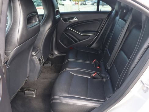 Used 2018 Mercedes-Benz CLA 250 4MATIC image 18