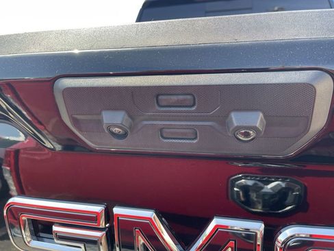 Used 2025 GMC Sierra 1500 Denali Ultimate AWD/4WD image 7