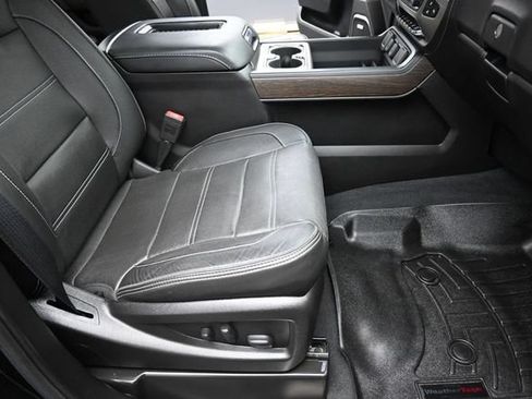 Used 2019 GMC Sierra 2500 Denali w/ Duramax Plus Package AWD/4WD image 27
