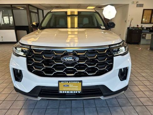 Certified 2026 Ford Explorer Platinum w/ LUX Leather Package AWD/4WD image 4