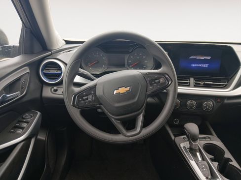 Used 2024 Chevrolet Trax LS w/ Driver Confidence Package FWD image 12