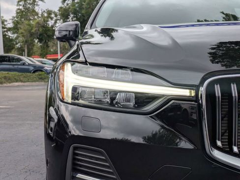 Certified 2023 Volvo XC60 B5 Plus AWD/4WD image 10
