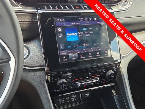 Used 2024 Jeep Grand Cherokee L Altitude AWD/4WD image 18