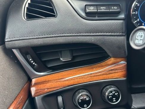 Used 2016 Cadillac Escalade ESV Premium image 31