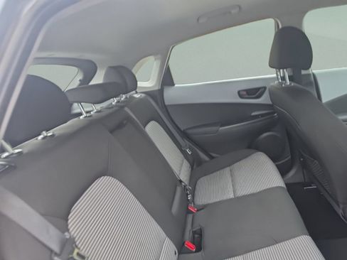 Used 2021 Hyundai Kona SE FWD image 25