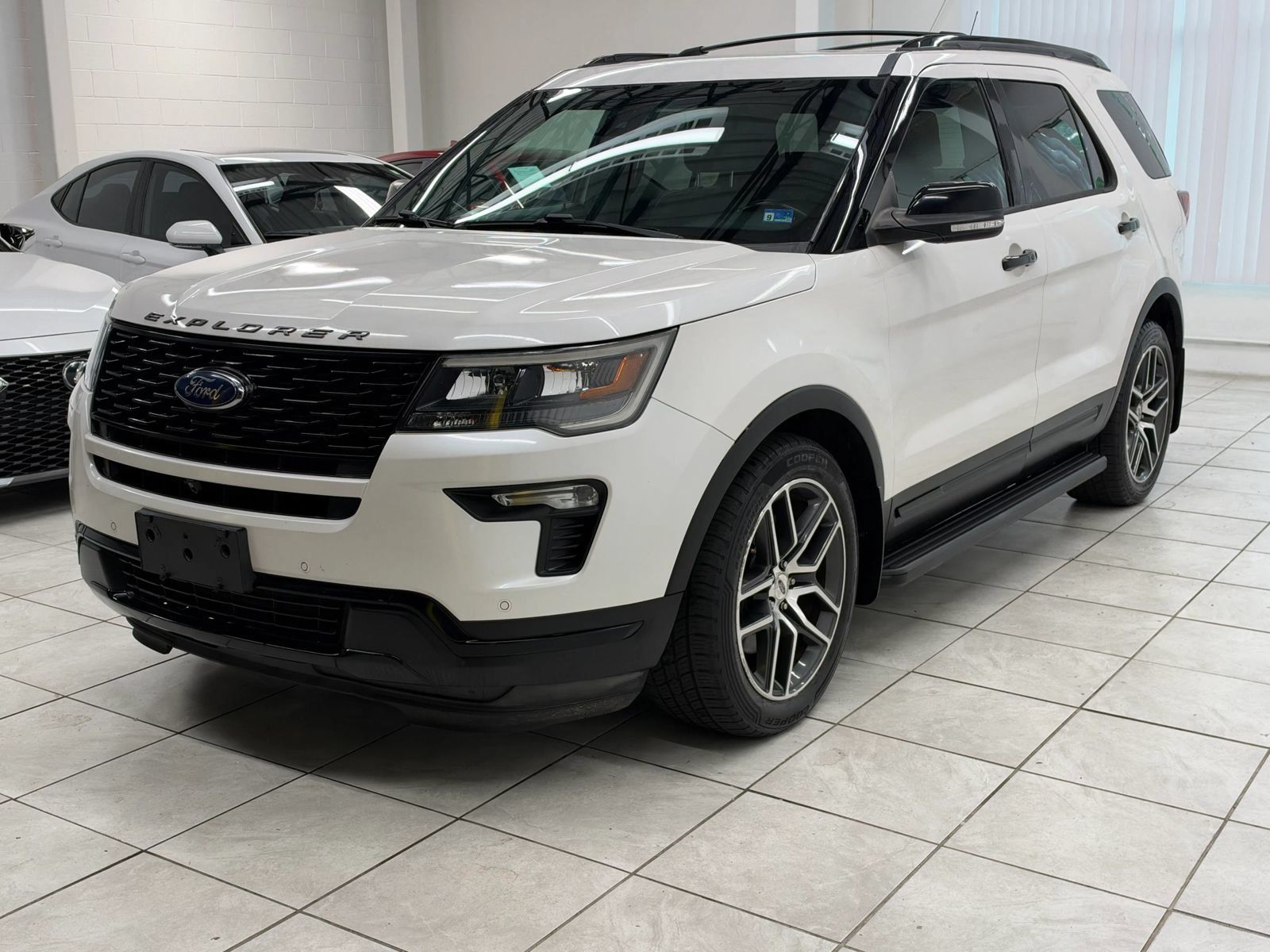 Used 2018 Ford Explorer Sport w/ Equipment Group 401A AWD/4WD image 3
