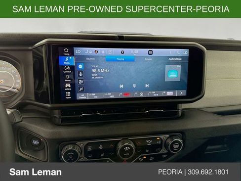 Used 2024 Jeep Gladiator Sport image 14