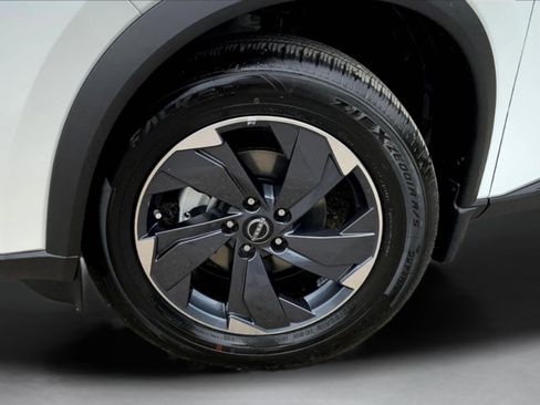 New 2025 Nissan Rogue SV image 15