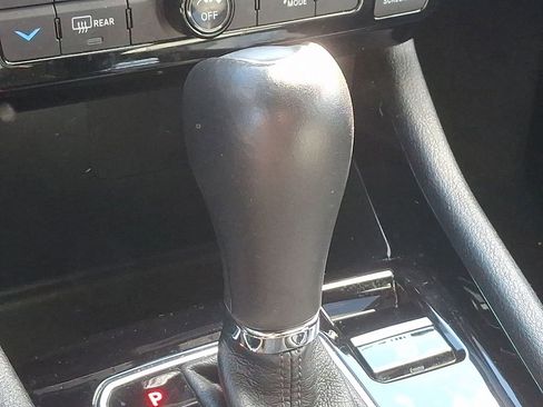 Used 2025 Jeep Compass Limited image 13