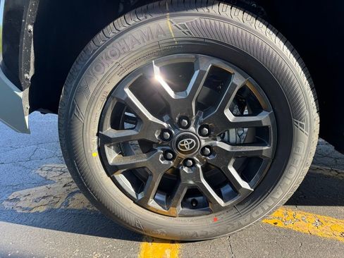 New 2026 Toyota Tundra Platinum AWD/4WD image 7