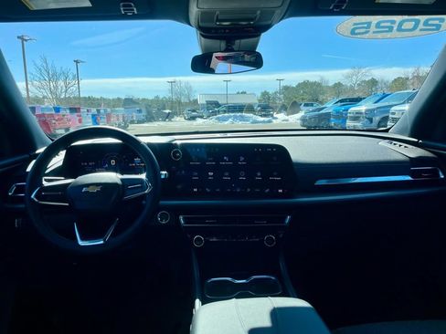 New 2025 Chevrolet Traverse LT w/ Driver Confidence Package FWD image 21