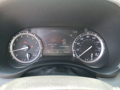 Used 2022 Toyota Highlander XLE AWD/4WD image 20