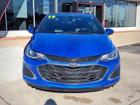 Used 2019 Chevrolet Cruze Premier image 10