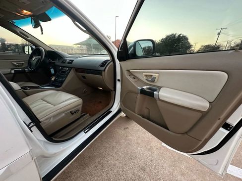 Used 2013 Volvo XC90 3.2 image 25