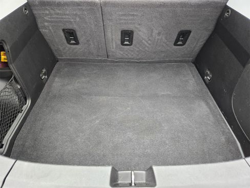 Used 2017 Chevrolet Volt LT w/ Comfort Package image 31