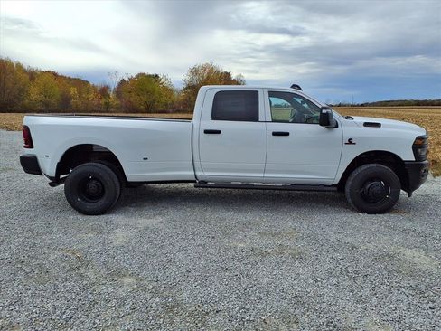 New 2026 RAM 3500 Tradesman image 29