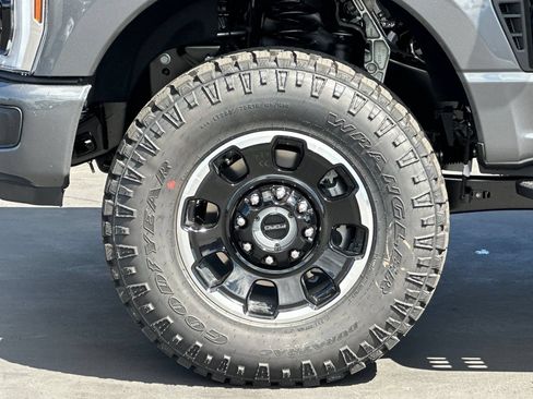 New 2026 Ford F350 Platinum w/ Tremor Off-Road Package AWD/4WD image 26