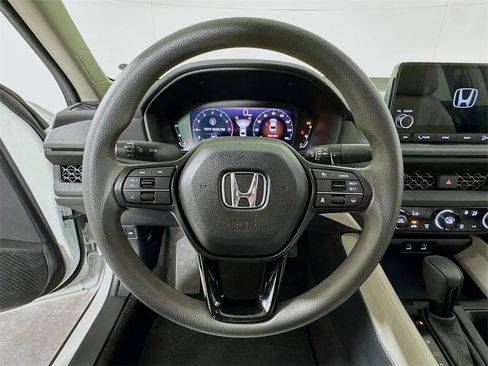 Used 2025 Honda Accord LX image 9