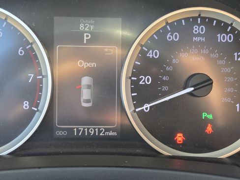 Used 2016 Lexus IS 200t w/ Navigation System Package RWD image 18