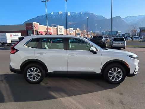 Used 2023 Honda CR-V LX image 2