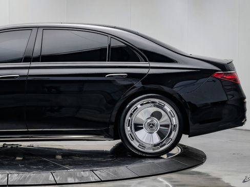 Used 2024 Mercedes-Benz S 580 4MATIC Sedan w/ AMG Line image 9