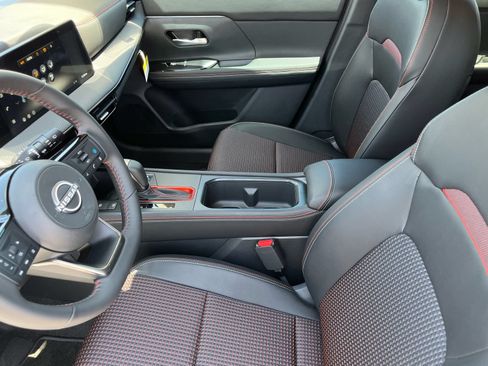 New 2026 Nissan Kicks SR FWD image 17