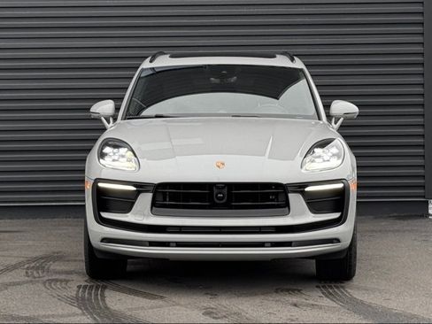 New 2026 Porsche Macan image 10